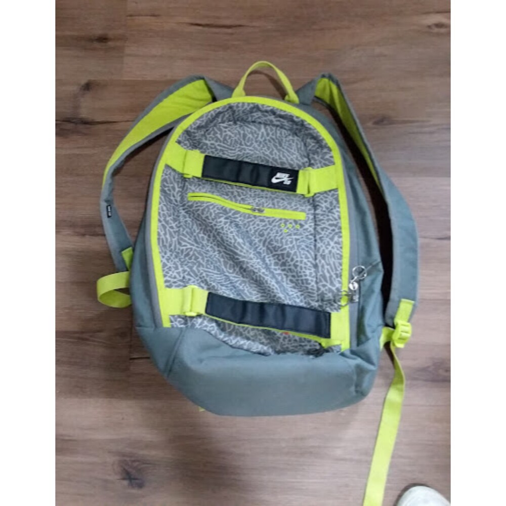 Nike SB Women's  Backpack Med Gray/Venom Green/White